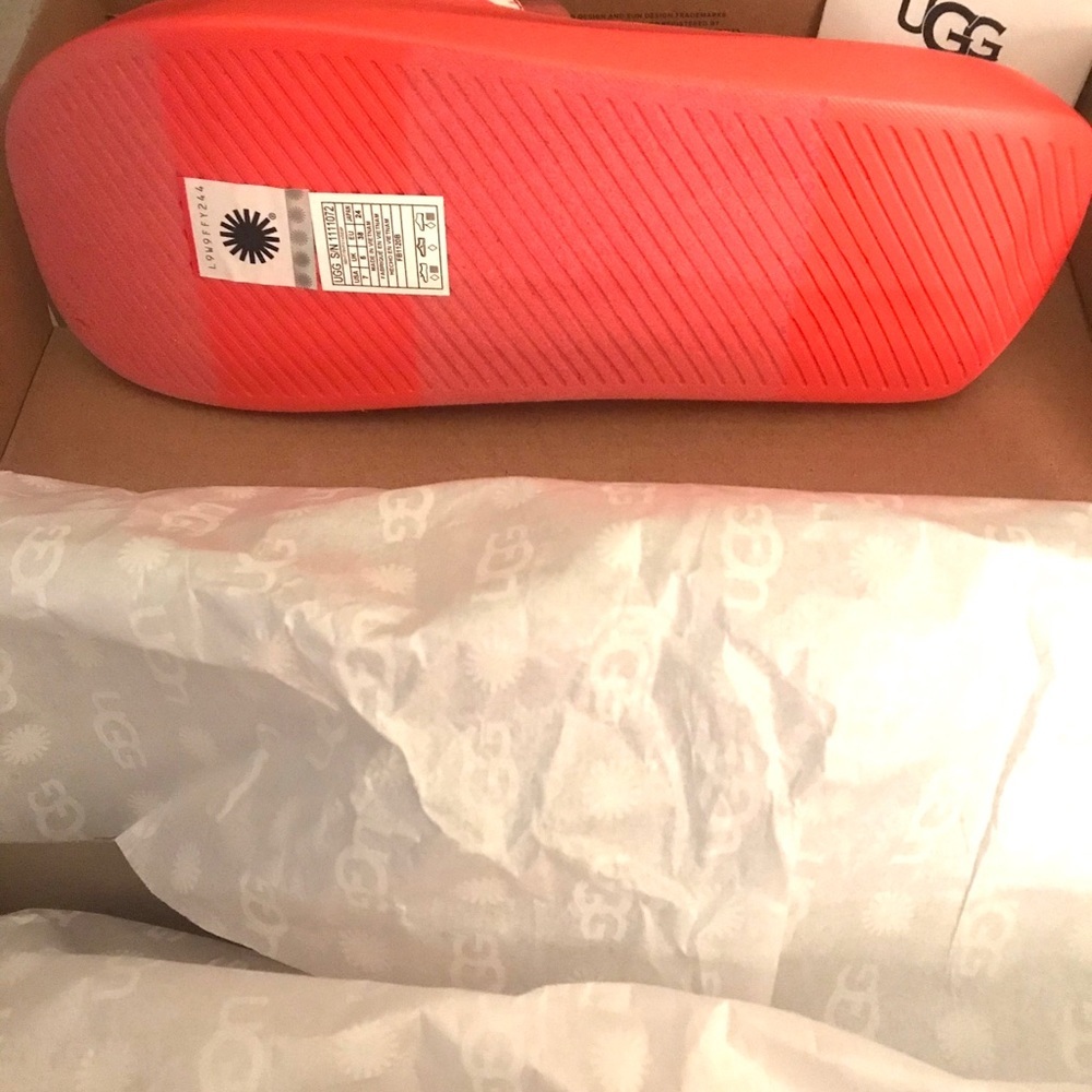 Ugg Logo Slides… - Picture 2 of 3